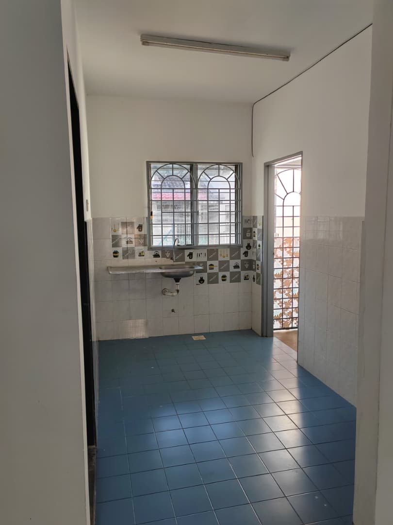 For Rent Newly Refurbished 2 STOREY GARDEN AVENUE, Seremban 2  