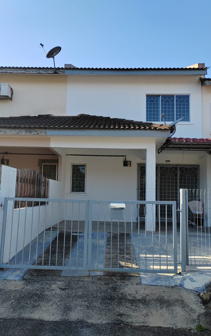 WhatsApp Image 2026-09-14 at 18.49.43 For Rent Newly Refurbished 2 STOREY GARDEN AVENUE, Seremban 2