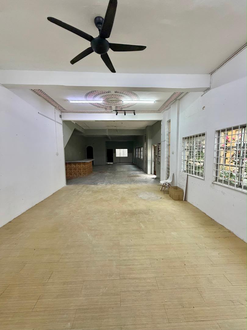 Double Storey Terrace Shop @ Sri Pulai Seremban for Rent