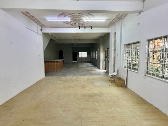 Double Storey Terrace Shop (Below Market Value) @ Sri Pulai, Taman Pulai Perdana for Sale