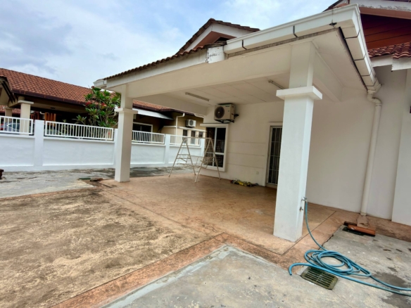 Seremban 2 Acacia BUMILOT Single Storey Bungalow