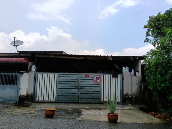 Seremban Paroi@Taman Ampangan Single Storey Link House